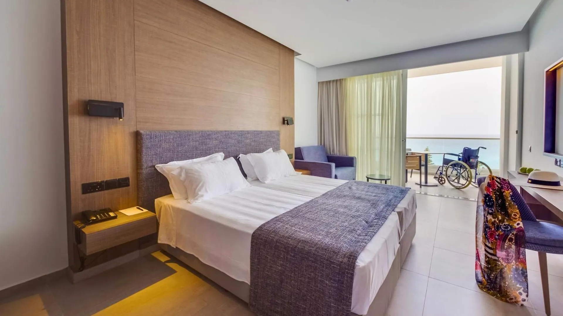 Cavo Maris Beach Hotel Protaras 4*,