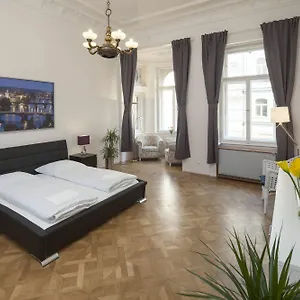 Capital 3*, Praha Česká republika